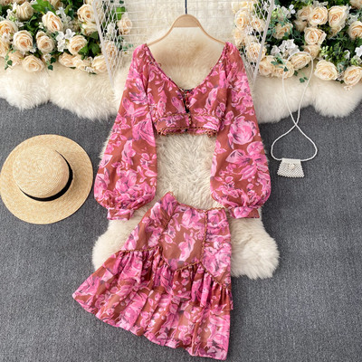 Alkalmi női szett-szoknya és blúz