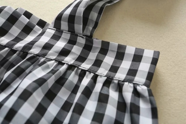 Suvine ruuduline komplekt - lühike särk ja lokkidega seelik