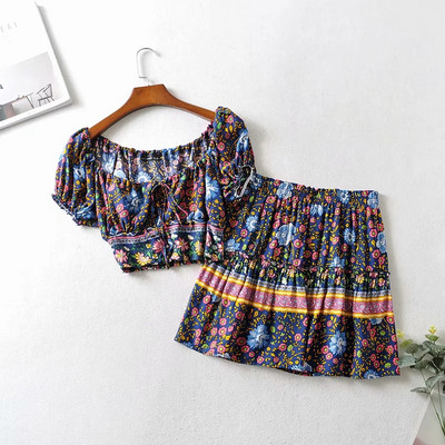 Naiste lühike pluus + lillelise mustriga seelik