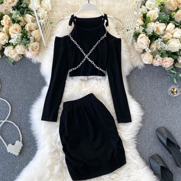 Modern női szett fekete színben, fém elemekkel