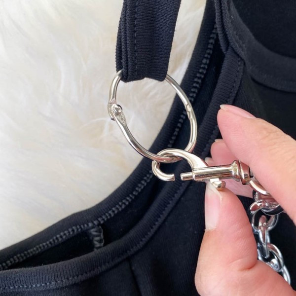 Modern női szett fekete színben, fém elemekkel