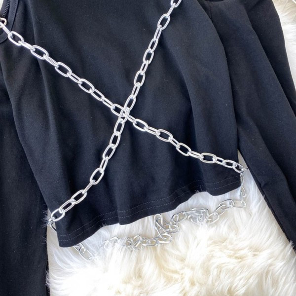 Modern női szett fekete színben, fém elemekkel