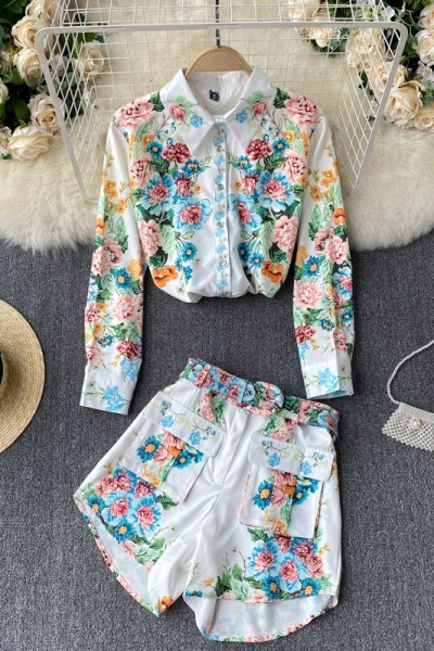 Új modell női szett virágos motívumokkal és gombokkal