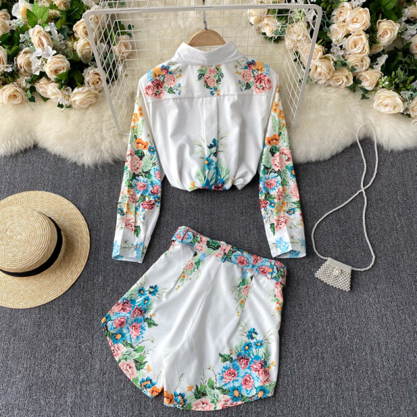 Új modell női szett virágos motívumokkal és gombokkal