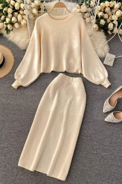 Naiste vabaaja komplekt-pluus ja seelik