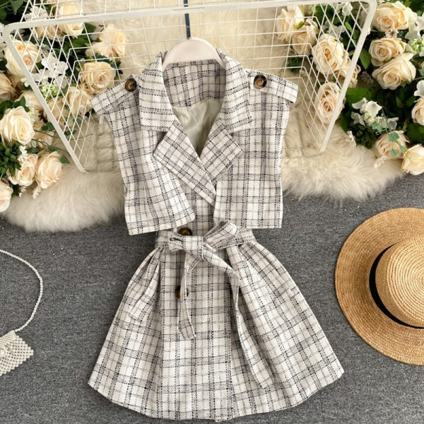 Uue mudeli kaheosaline naiste ruuduline komplekt