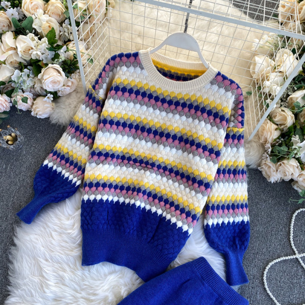 Női gyapjú pulóver és szoknya szett