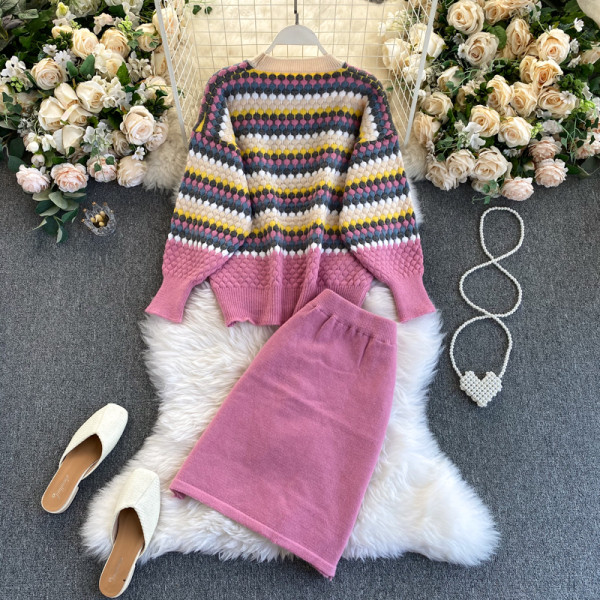 Női gyapjú pulóver és szoknya szett