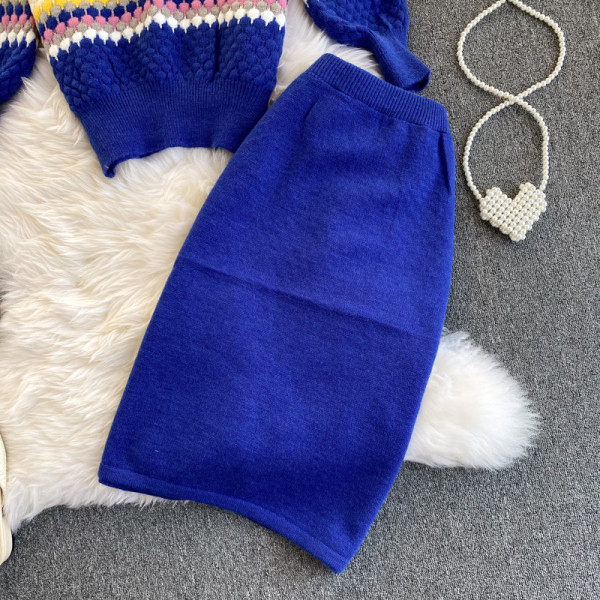 Női gyapjú pulóver és szoknya szett