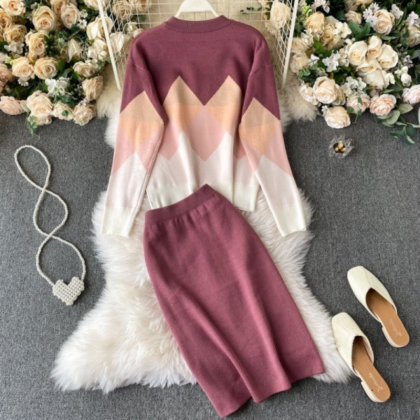 Sieviešu trikotāžas komplekts rozā un zilā krāsā