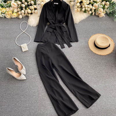 Κομψό γυναικείο κοστούμι - σακάκι και παντελόνι σε διάφορα χρώματα