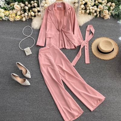 Κομψό γυναικείο κοστούμι - σακάκι και παντελόνι σε διάφορα χρώματα