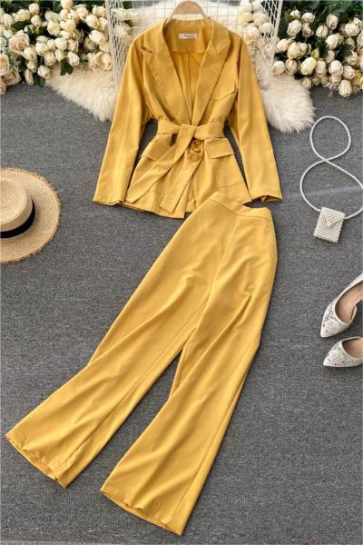 Κομψό γυναικείο κοστούμι - σακάκι και παντελόνι σε διάφορα χρώματα