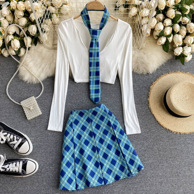 Naiste vabaaja komplekt pluusi ja ruudulise seelikuga