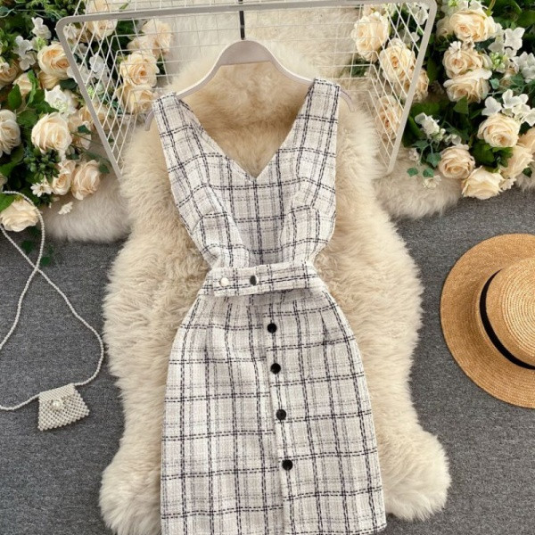 Női alkalmi szett gombokkal és ovális nyakkivágással