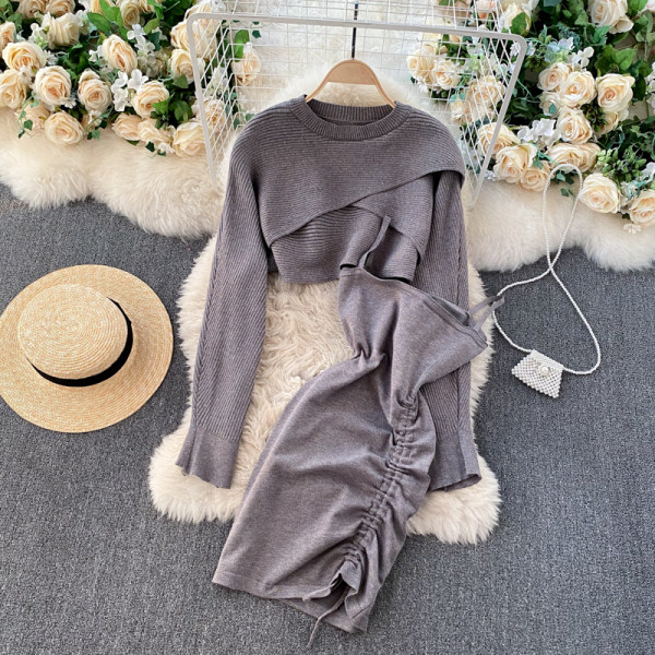 Дамски модерен комплект от две части-рокля и блуза