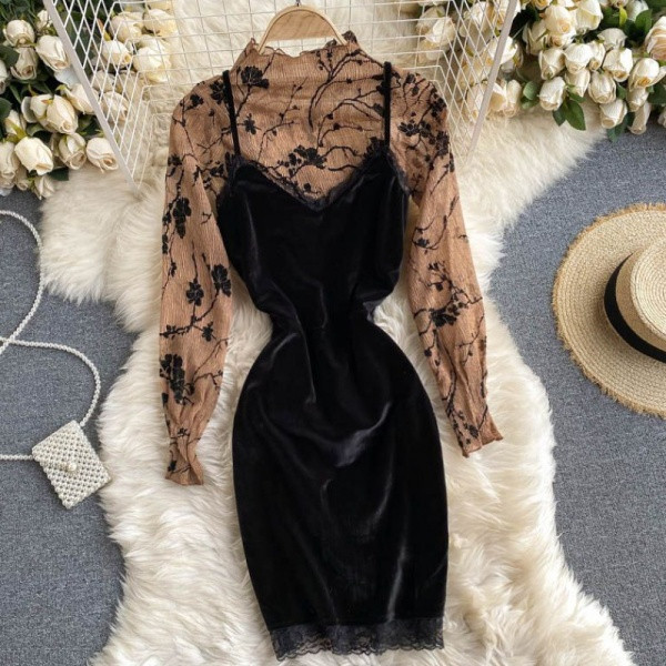 Γυναικείο casual σετ βελούδου με λεπτά λουράκια