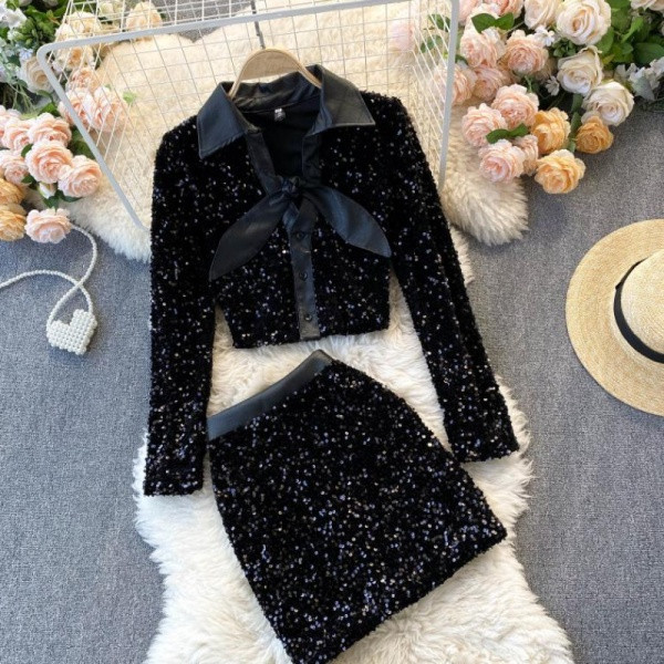 Νέο γυναικείο σετ με πούλιες σε γκρι και μαύρο χρώμα