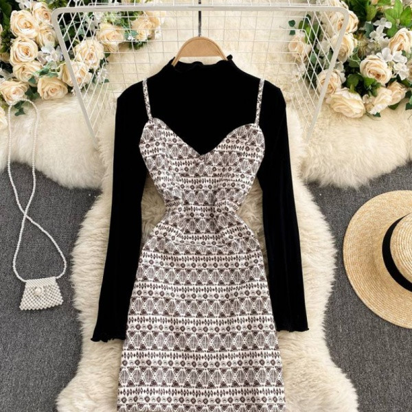 Kaheosaline kevadine naiste ülikond