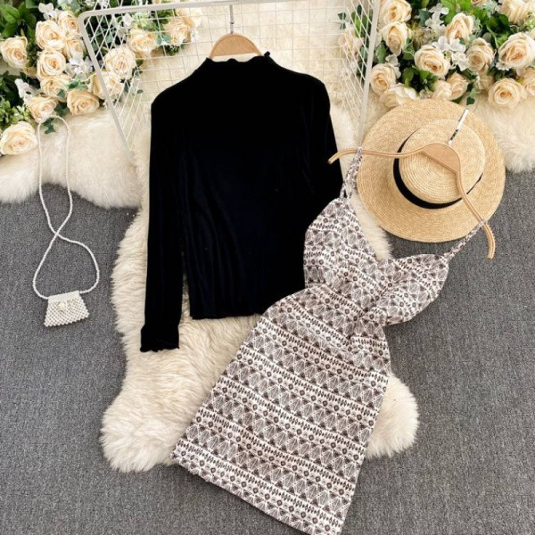 Kaheosaline kevadine naiste ülikond