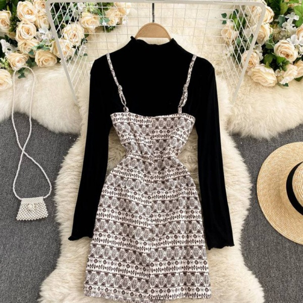 Kaheosaline kevadine naiste ülikond