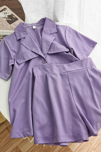 Μοντέρνα γυναικεία σετ - σορτς και πουκάμισο