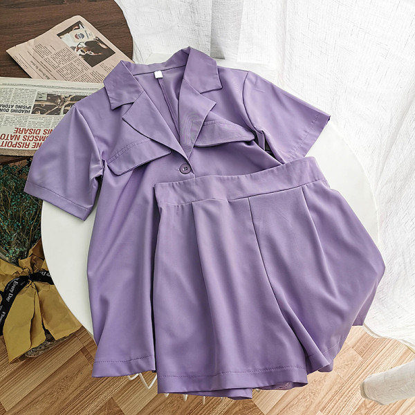 Μοντέρνα γυναικεία σετ - σορτς και πουκάμισο