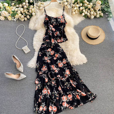 Női alkalmi szett virágmintával és övvel