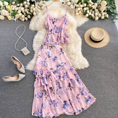 Női alkalmi szett virágmintával és övvel