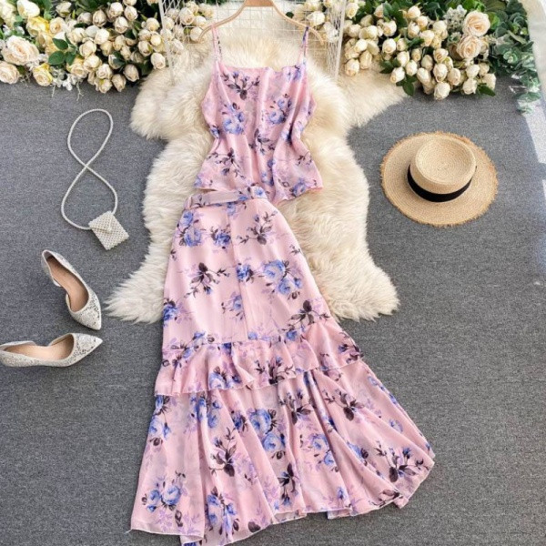 Női alkalmi szett virágmintával és övvel