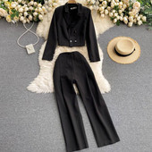 Stiilne musta värvi nööpidega kaheosaline naiste komplekt