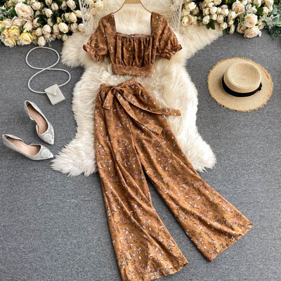 Casual γυναικεία μπλούζα και φαρδιά παντελόνια με λουλούδια μοτίβα