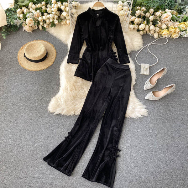 Moodne musta värvi sametist naiste komplekt