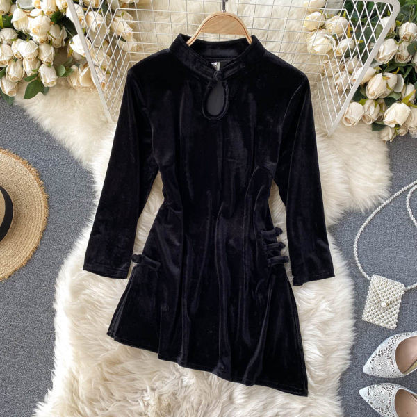 Moodne musta värvi sametist naiste komplekt
