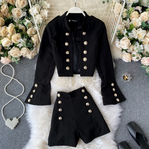 Női alkalmi szett fekete gombokkal