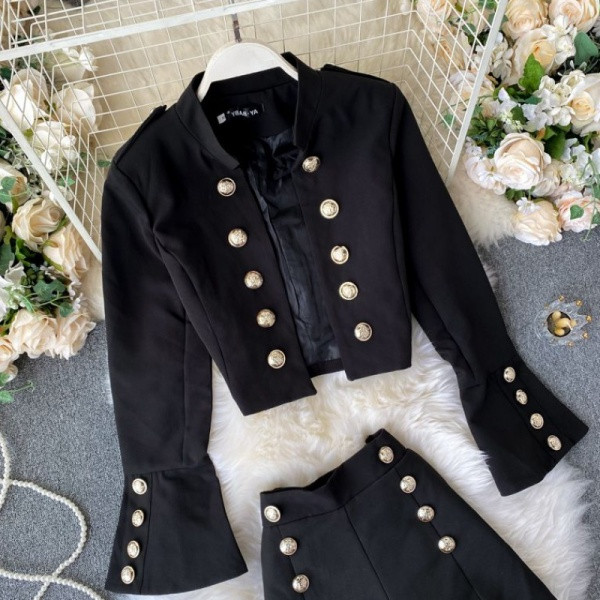 Női alkalmi szett fekete gombokkal