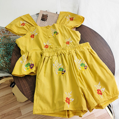 Moodne naiste komplekt tikandite ja nööpidega