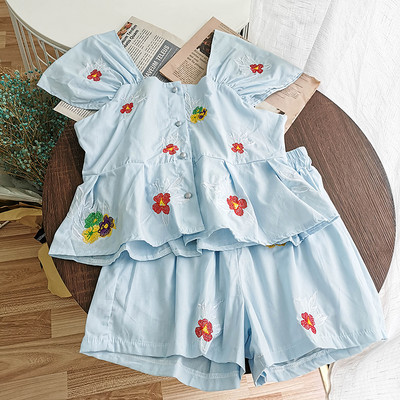 Moodne naiste komplekt tikandite ja nööpidega