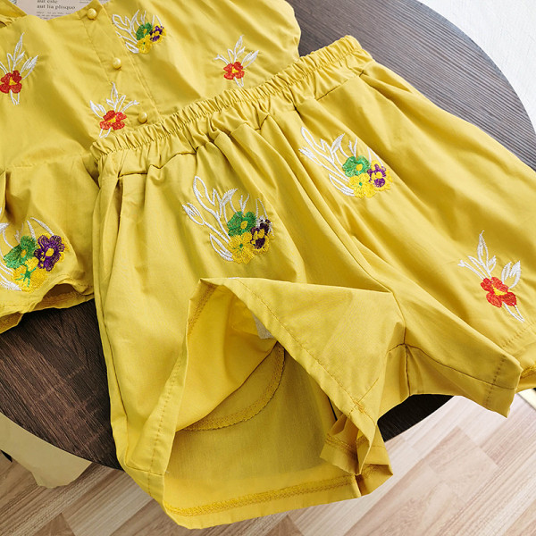 Moodne naiste komplekt tikandite ja nööpidega