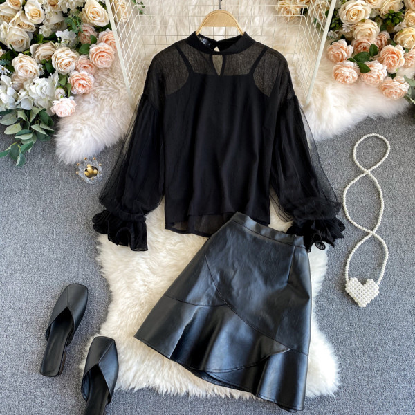 Női bőr szoknya és ing szett