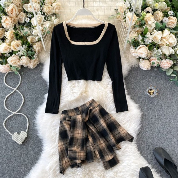 Naiste vabaaja komplekt kandilise kaelusega ja pikkade varrukatega