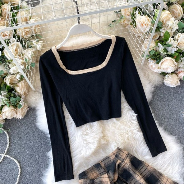 Naiste vabaaja komplekt kandilise kaelusega ja pikkade varrukatega