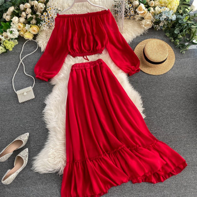 Ikdienas sieviešu komplekts baltā un sarkanā krāsā no blūzes un piegrieztiem svārkiem