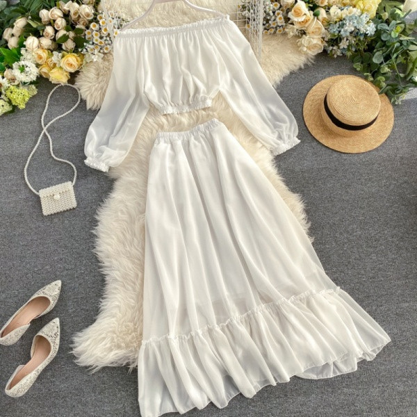 Ikdienas sieviešu komplekts baltā un sarkanā krāsā no blūzes un piegrieztiem svārkiem