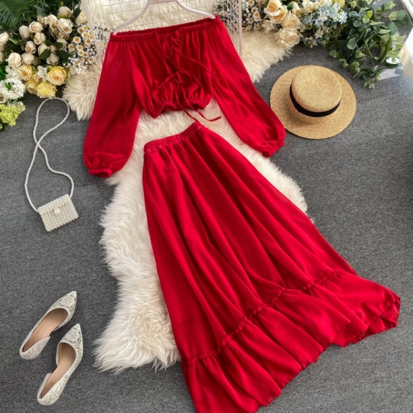 Ikdienas sieviešu komplekts baltā un sarkanā krāsā no blūzes un piegrieztiem svārkiem