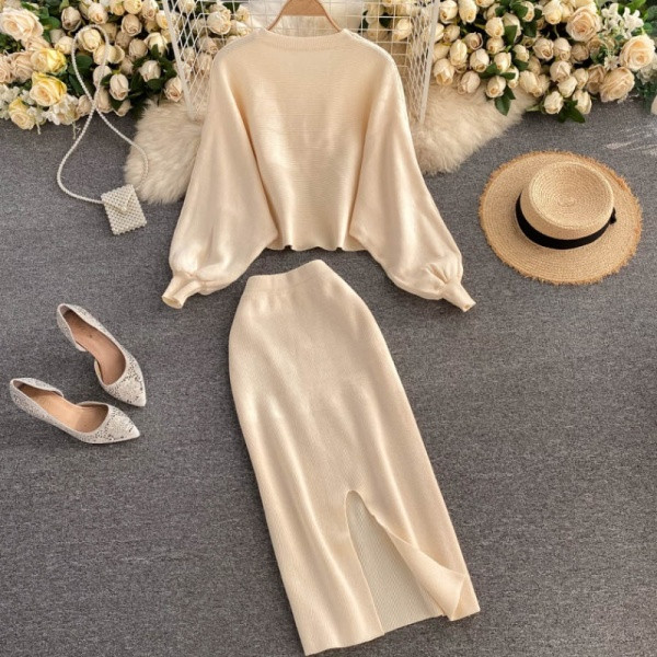 Őszi-téli női szett kétrészes szoknyából és blúzból