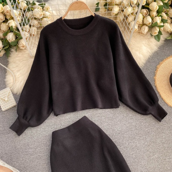 Őszi-téli női szett kétrészes szoknyából és blúzból