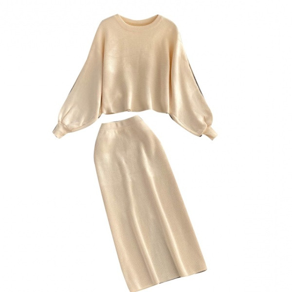 Őszi-téli női szett kétrészes szoknyából és blúzból