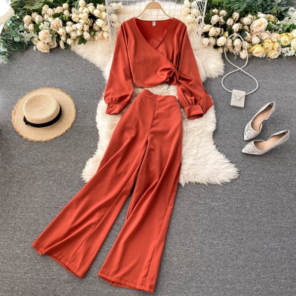 Moodne naiste särgi ja pükste komplekt