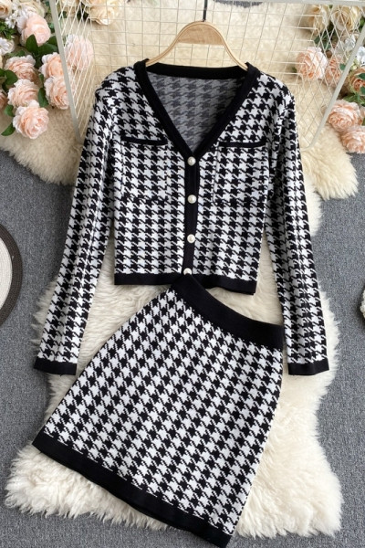 Moodne must-valge naiste komplekt